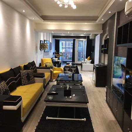 Luxury Mohandeseen Apartment Cairo Exterior foto